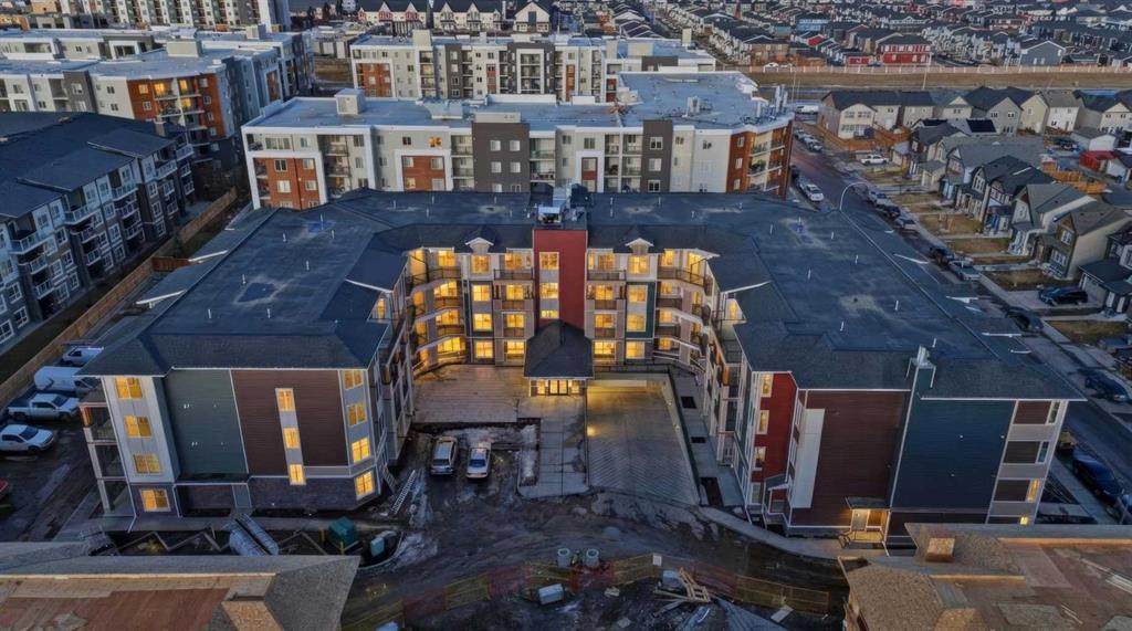 15 Skyview Point Crescent - Photo 1