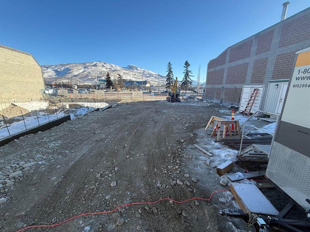 630 Connaught Drive - Photo 1