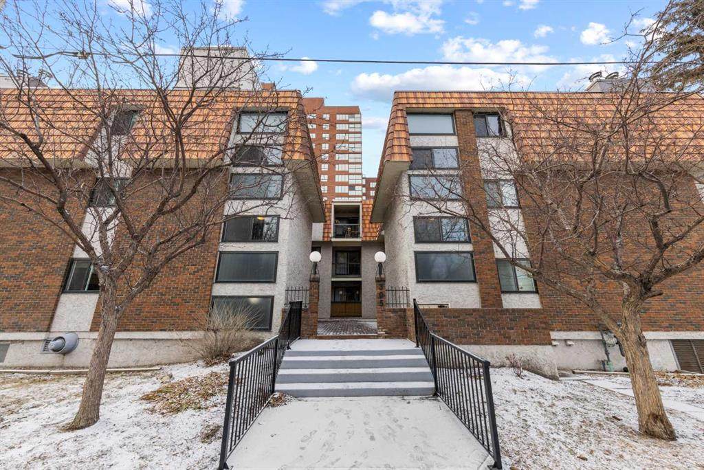 305 25 Avenue - Photo 1