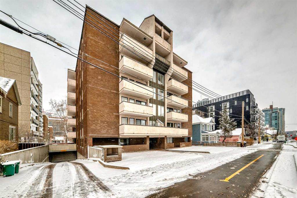 330 15 Avenue - Photo 1