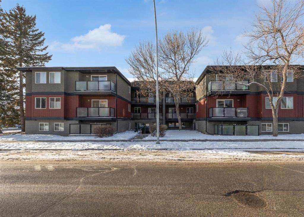 1915 26 Street - Photo 1