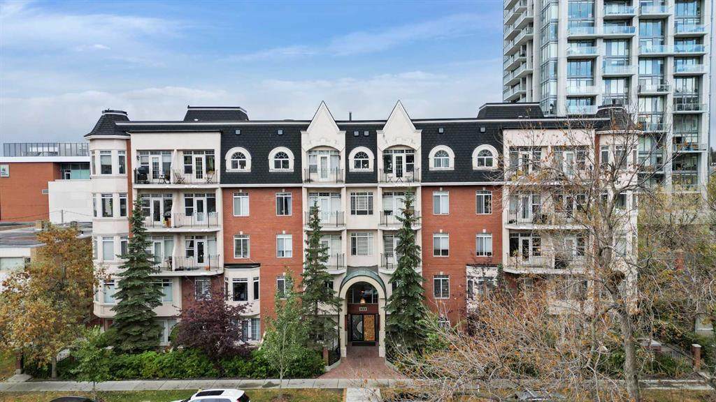 923 15 Avenue - Photo 1
