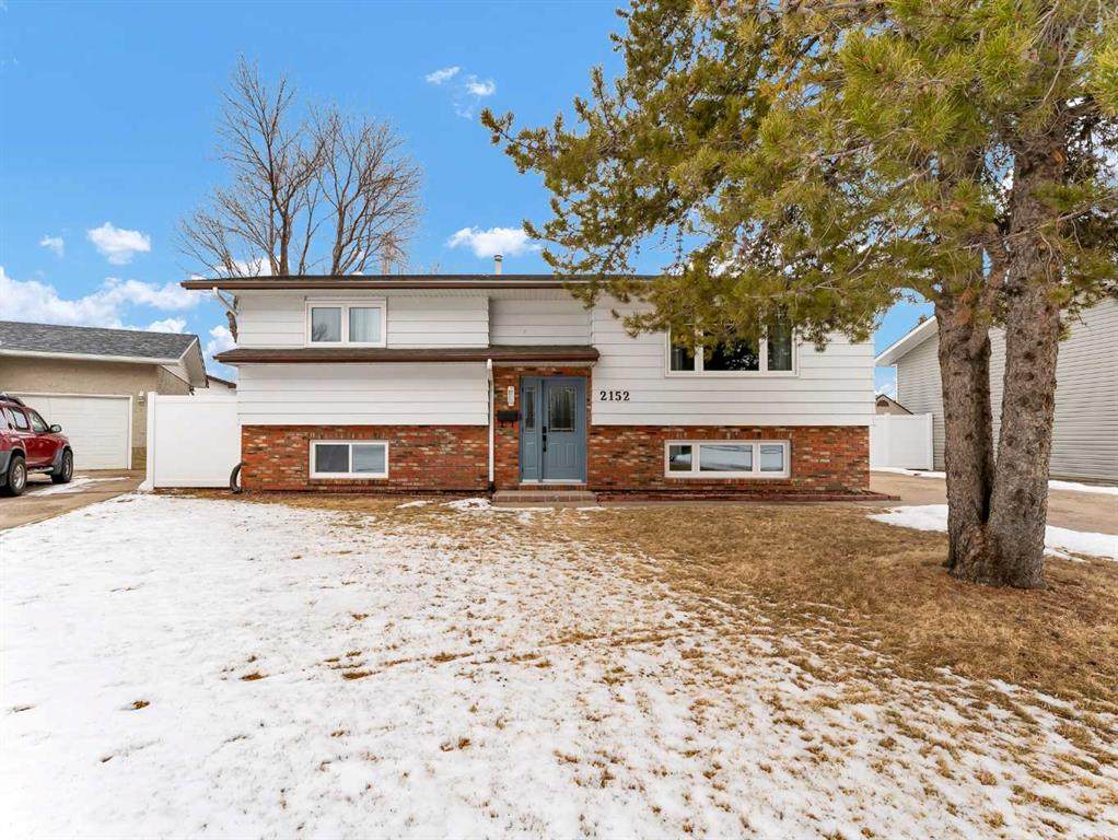 2152 Hughes Crescent - Photo 1