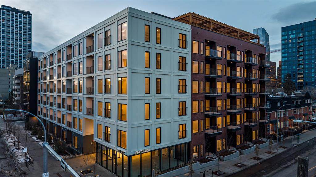 310 15 Avenue - Photo 1