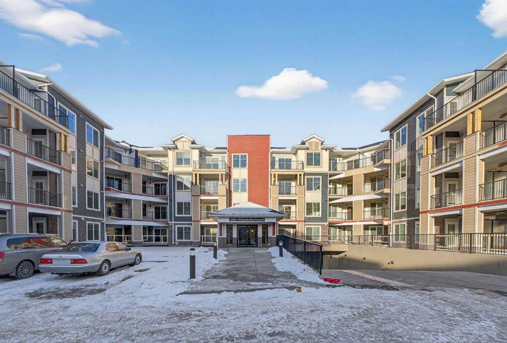 15 Skyview Point Crescent - Photo 1