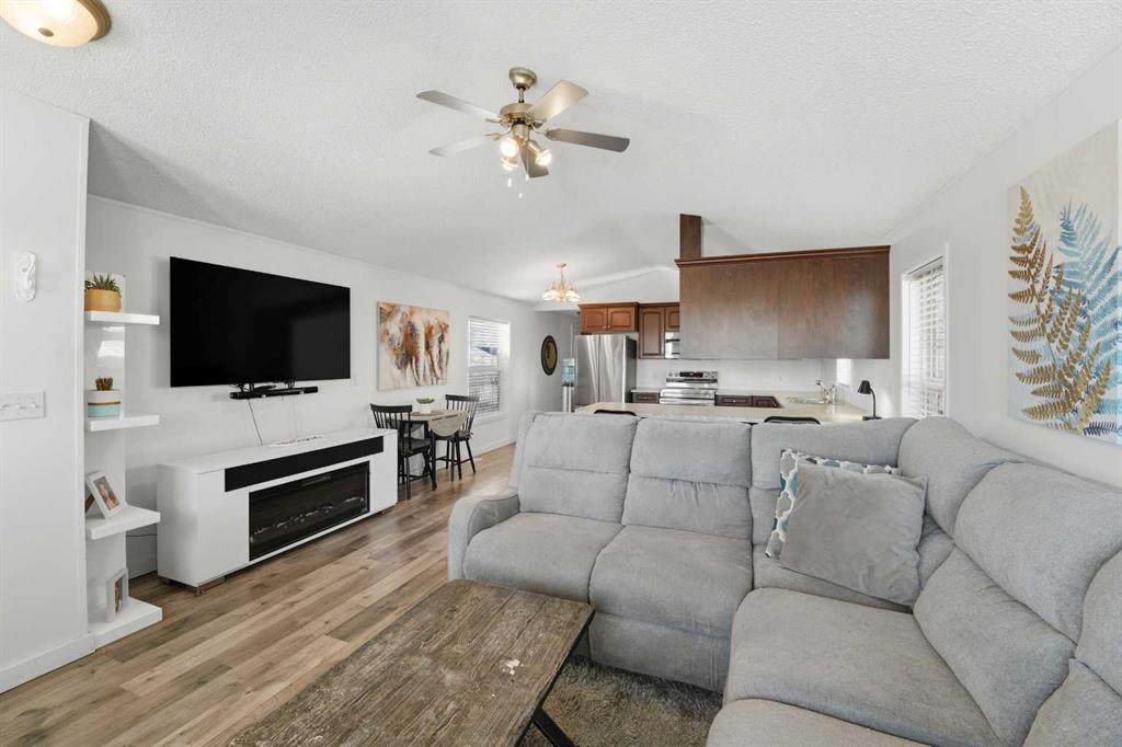https://bt-photos.global.ssl.fastly.net/calgary/orig_boomver_1_A2284698-2.jpg