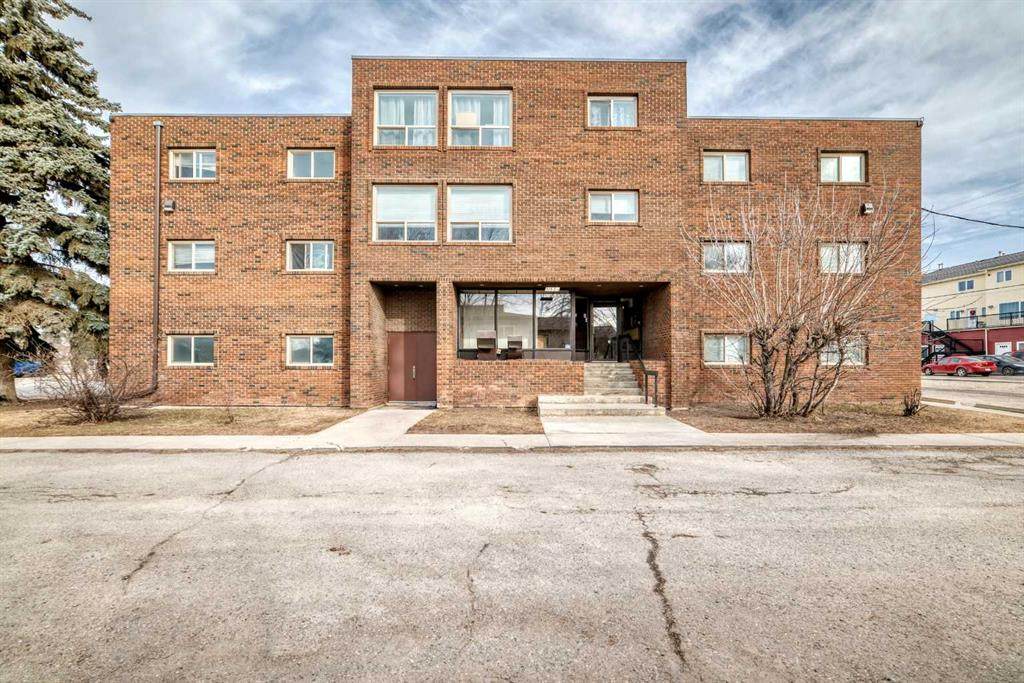 319 2 Avenue - Photo 1
