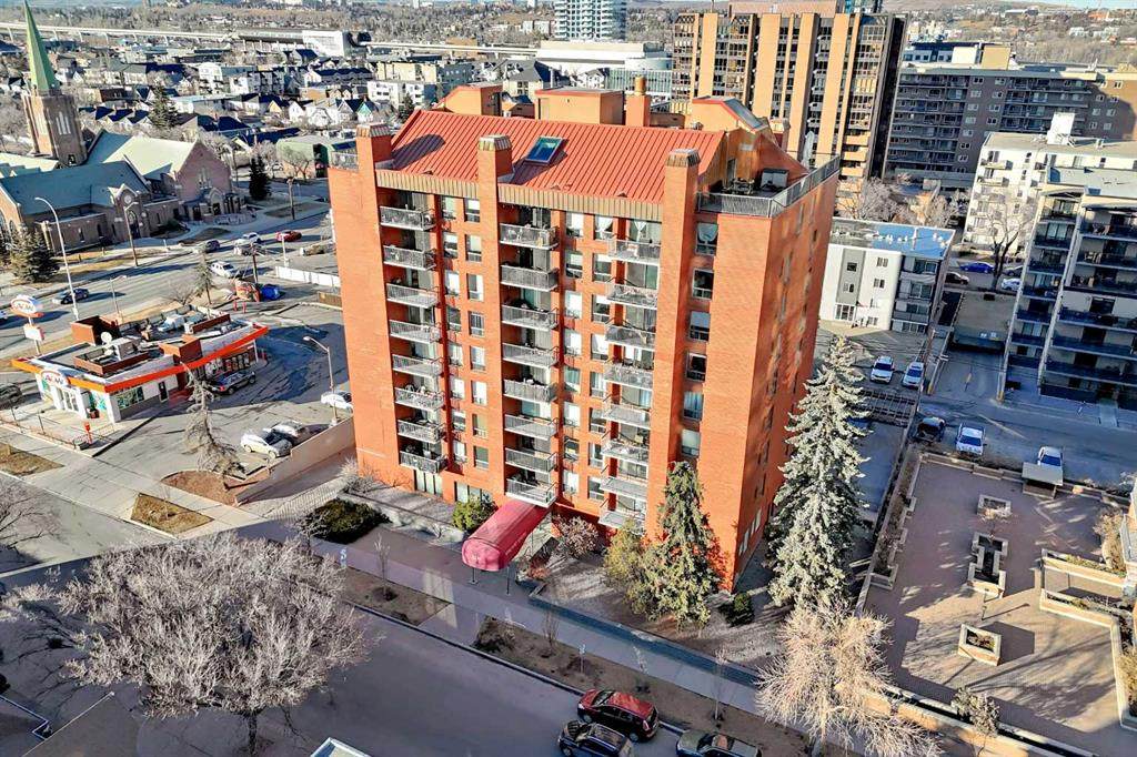 1334 14 Avenue - Photo 1