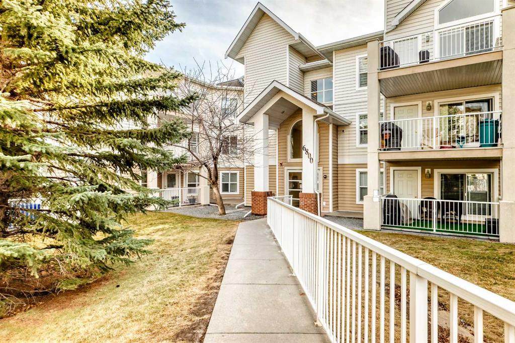 6800 Hunterview Drive - Photo 1