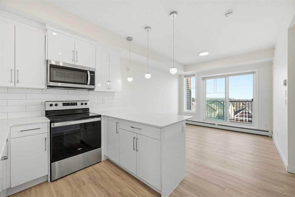 15 Skyview Point Crescent - Photo 1