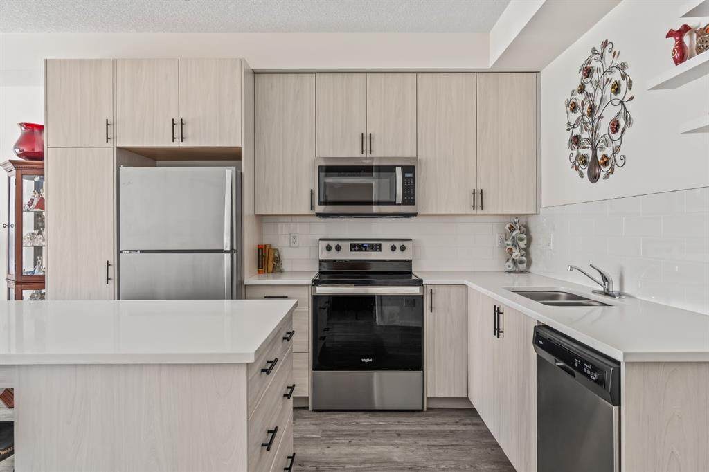 https://bt-photos.global.ssl.fastly.net/calgary/orig_boomver_1_A2286840-2.jpg