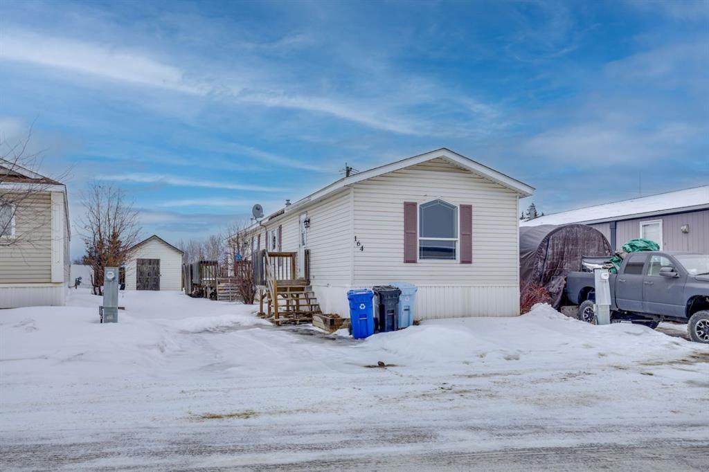 164 Grandview Crescent - Photo 1