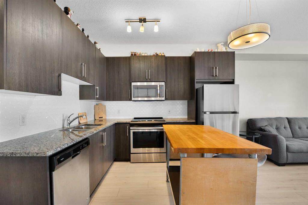 https://bt-photos.global.ssl.fastly.net/calgary/orig_boomver_1_A2287661-2.jpg
