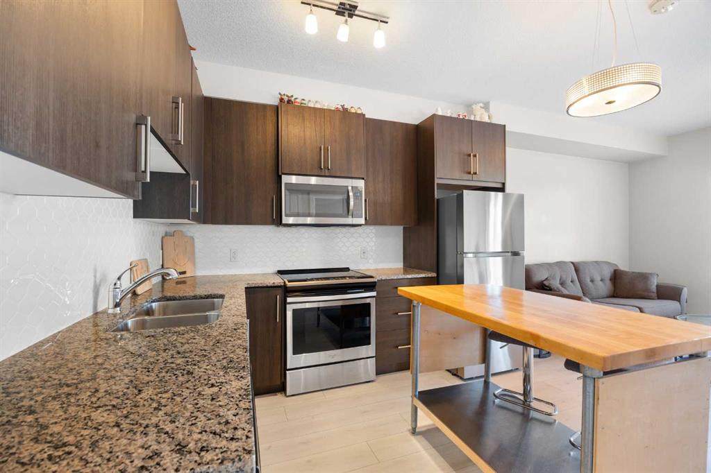 https://bt-photos.global.ssl.fastly.net/calgary/orig_boomver_1_A2287661-2.jpg