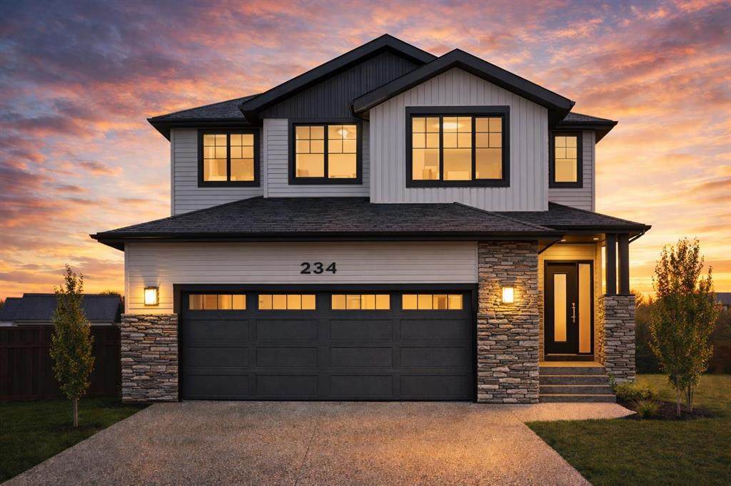 234 Lakewood Crescent - Photo 1