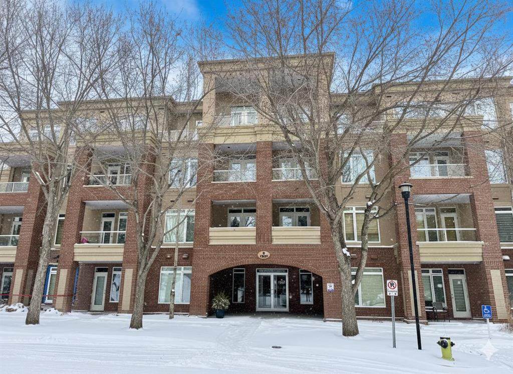 24 Hemlock Crescent - Photo 1