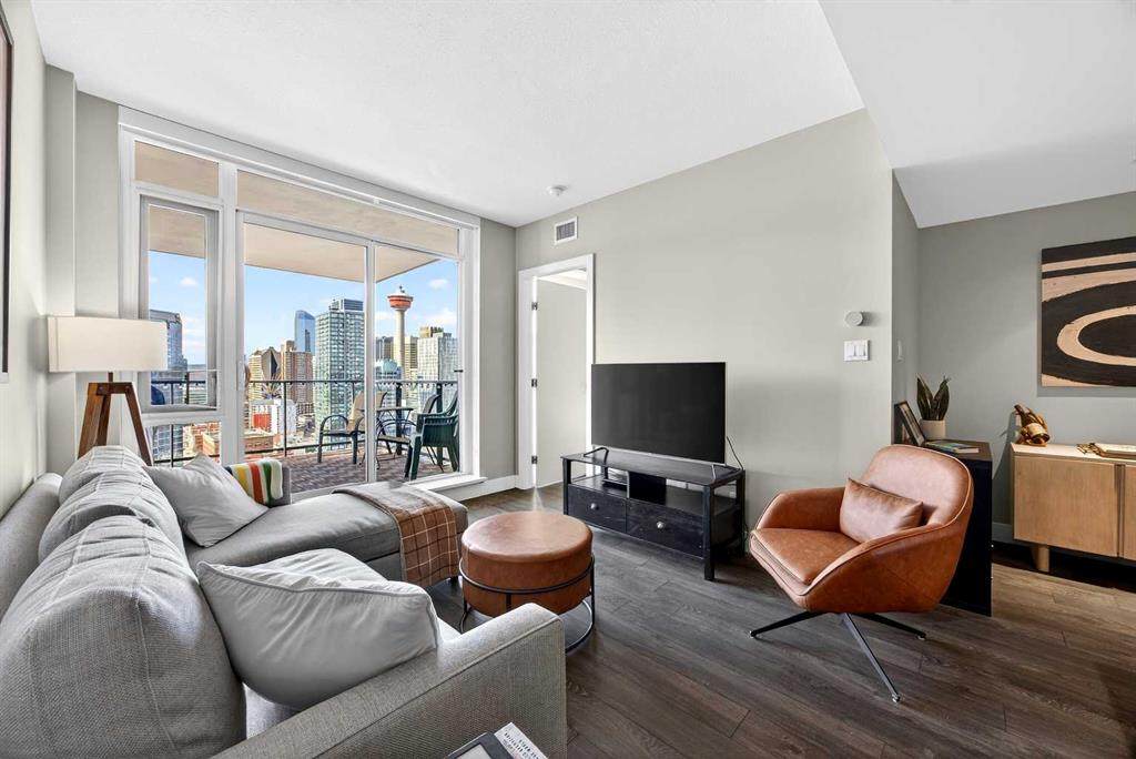 1122 3 Street - Photo 1