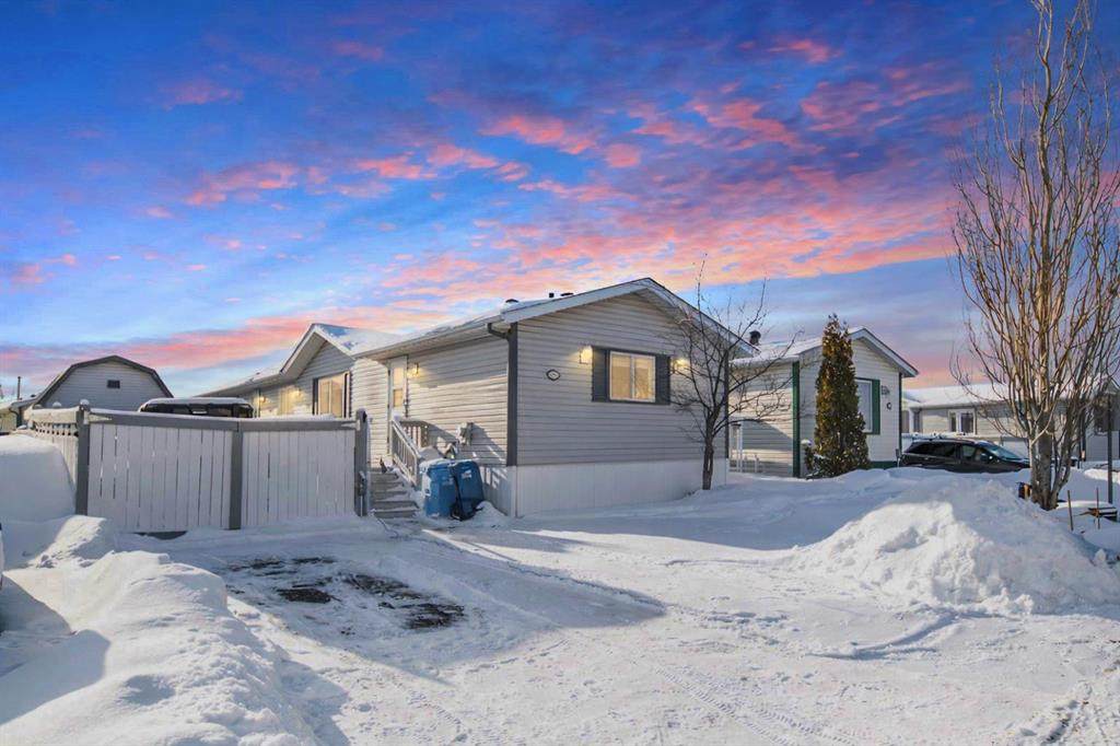 176 Mckinlay Crescent - Photo 1