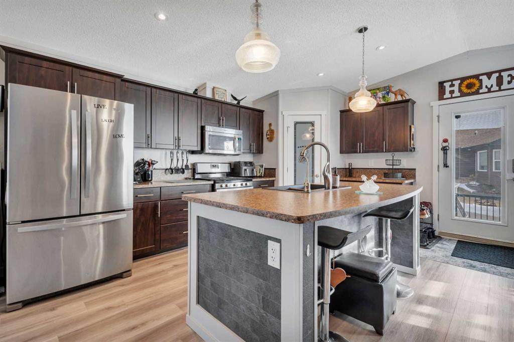 https://bt-photos.global.ssl.fastly.net/calgary/orig_boomver_1_A2289786-2.jpg