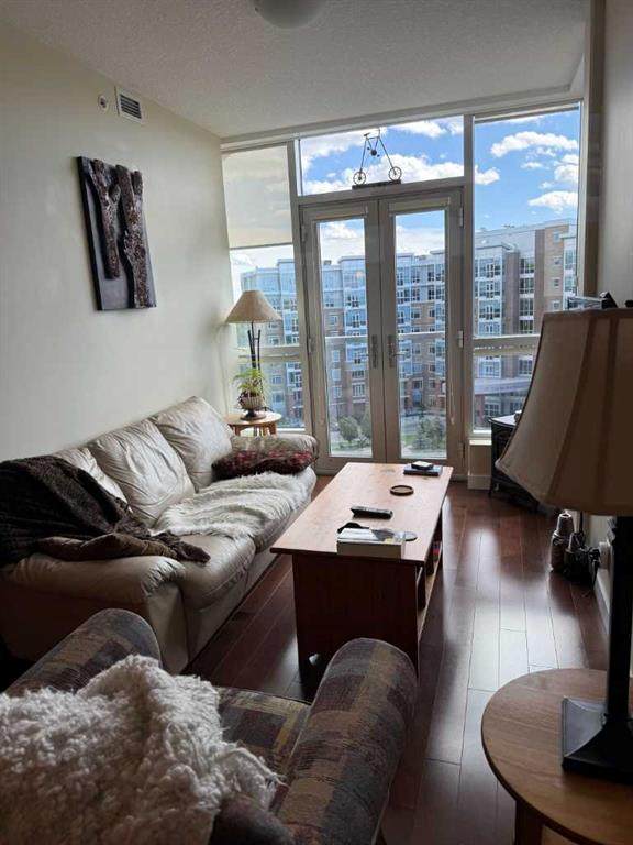 16 Varsity Estates Circle - Photo 1