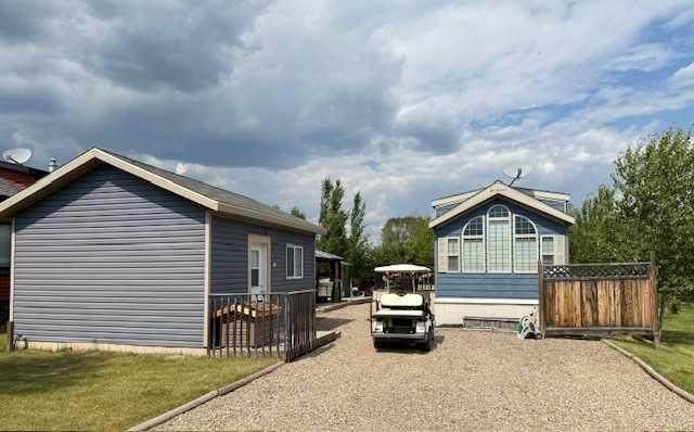 1123 Oak Avenue - Photo 1