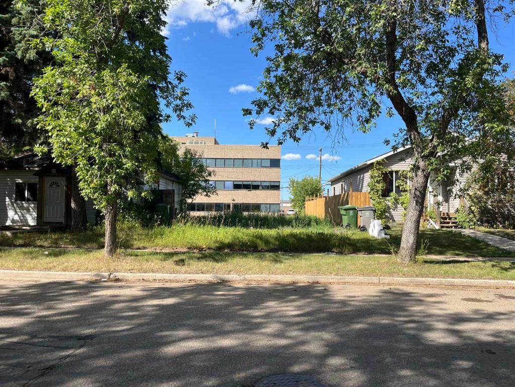 4814 49 Street - Photo 1