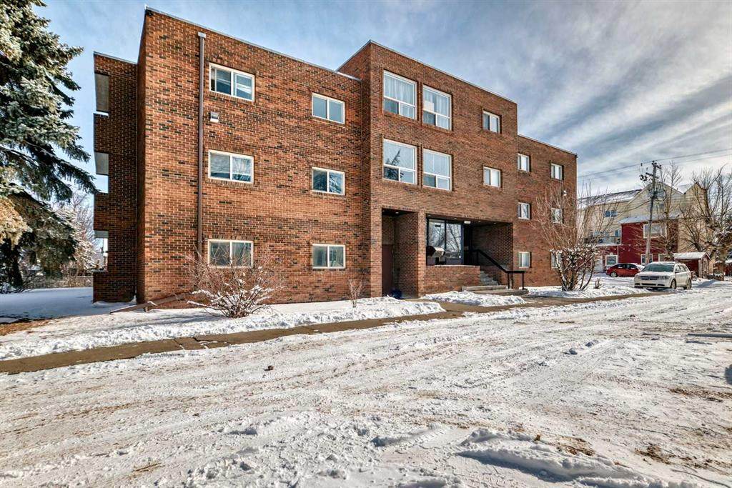 319 2 Avenue - Photo 1