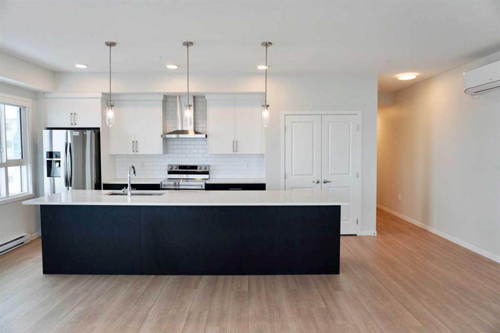 80 Carrington Plaza - Photo 1