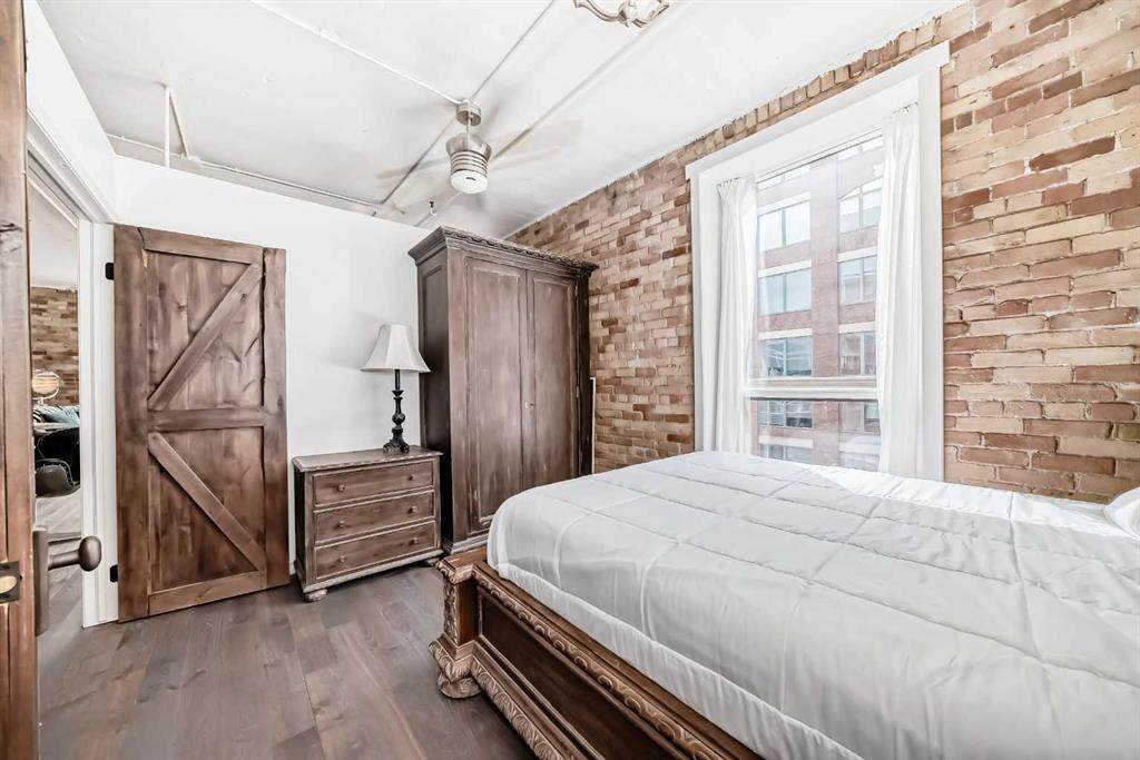 240 11 Avenue - Photo 1