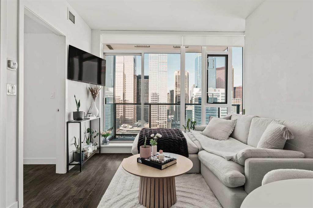 310 12 Avenue - Photo 1