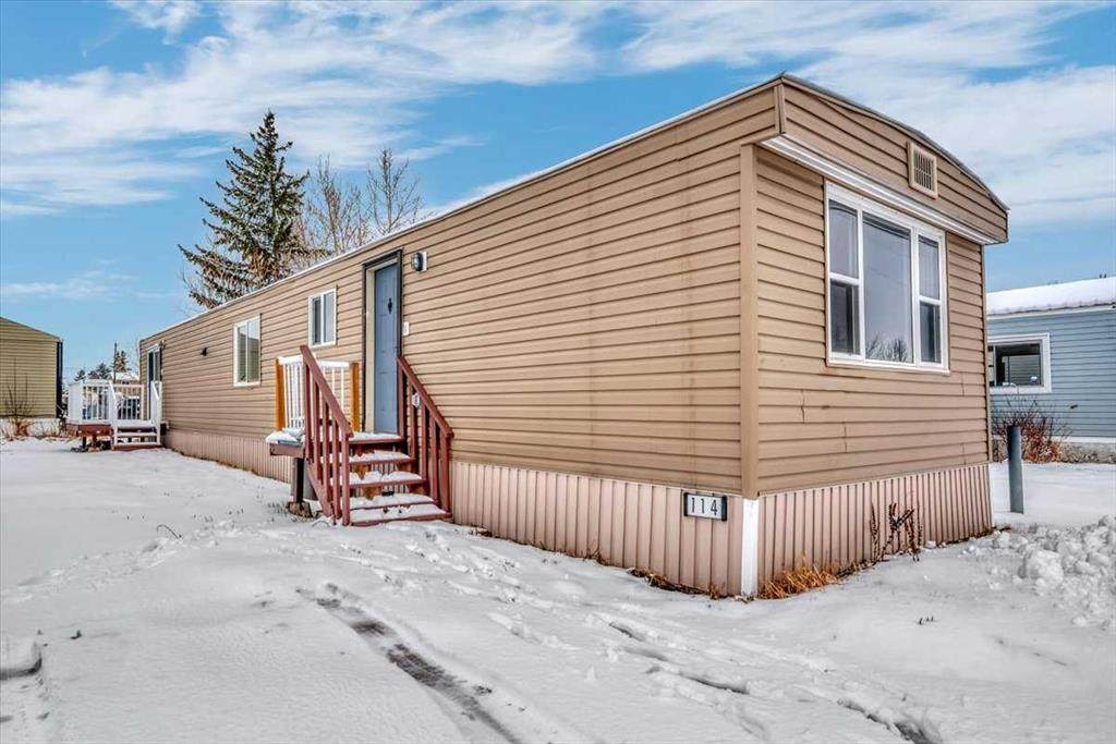 6220 17 Avenue - Photo 1