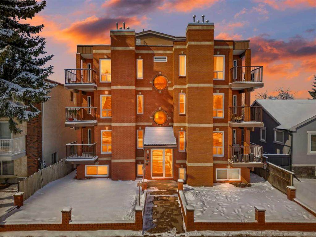 825 4 Street - Photo 1