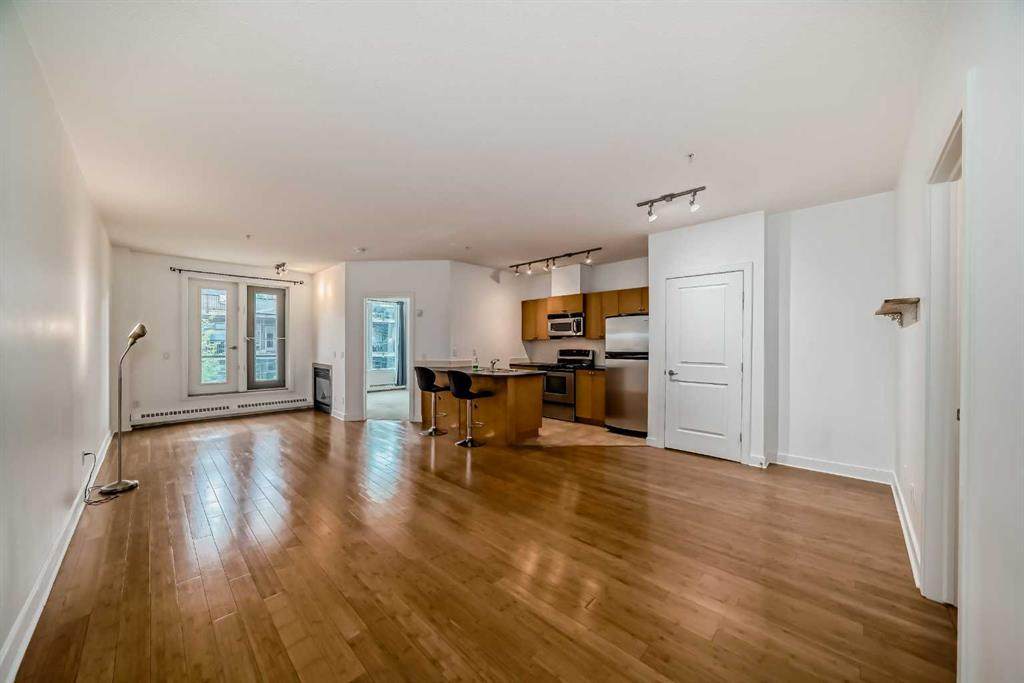328 21 Avenue - Photo 1