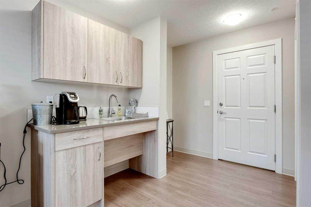 https://bt-photos.global.ssl.fastly.net/calgary/orig_boomver_1_A2299697-2.jpg