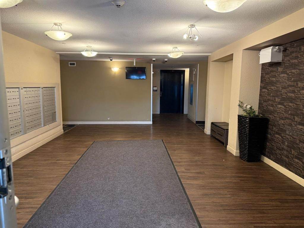 https://bt-photos.global.ssl.fastly.net/calgary/orig_boomver_1_A2304158-2.jpg