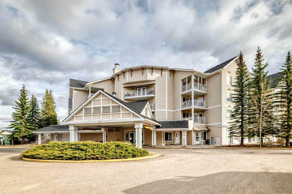 305 1 Avenue - Photo 1