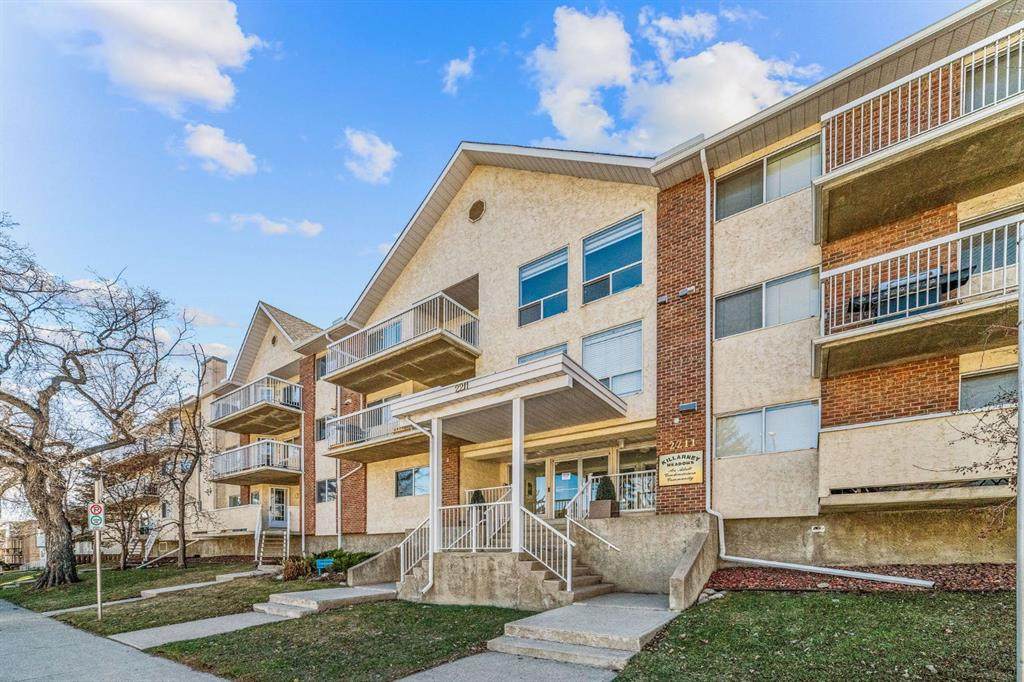 2211 29 Street - Photo 1