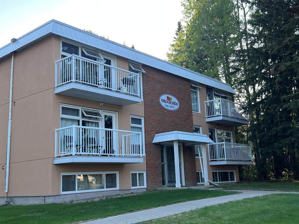 506 41 Street - Photo 1