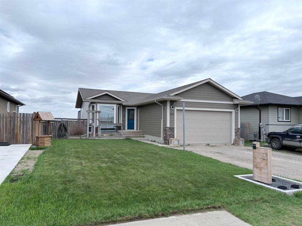 702 2 Street - Photo 1
