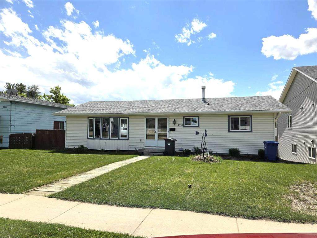 5039 56 Street - Photo 1