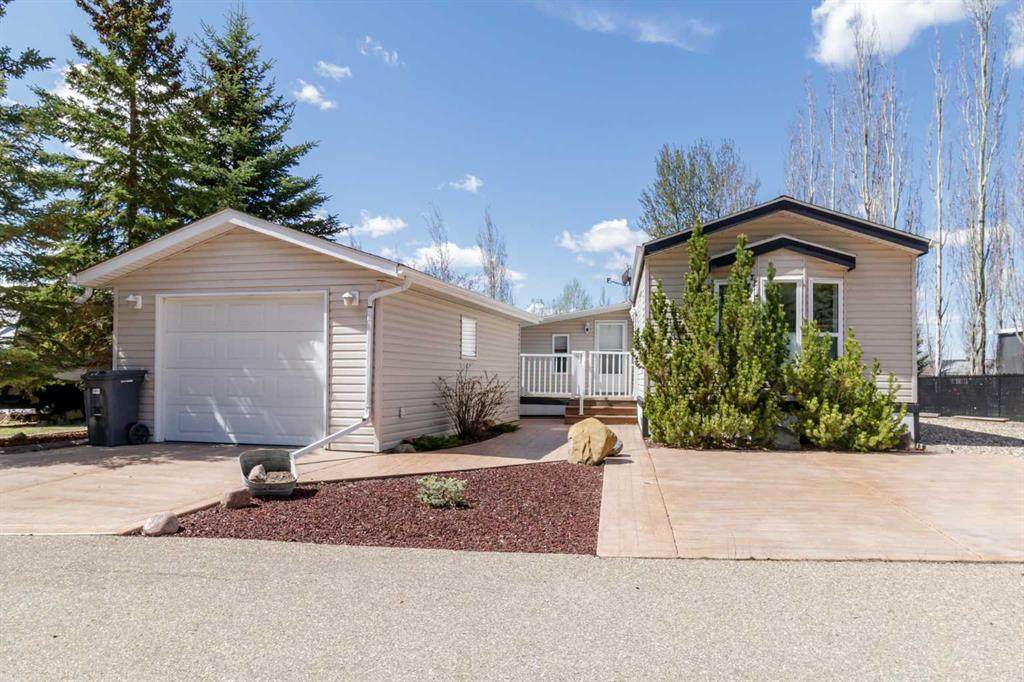 10046 Township Road 422 - Photo 1