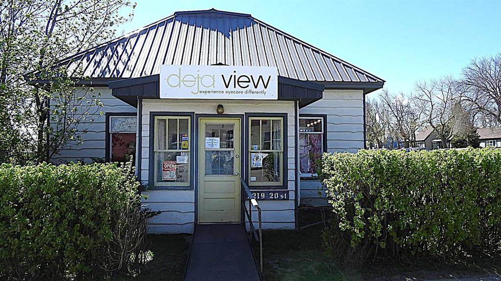 2219 20 Street - Photo 1