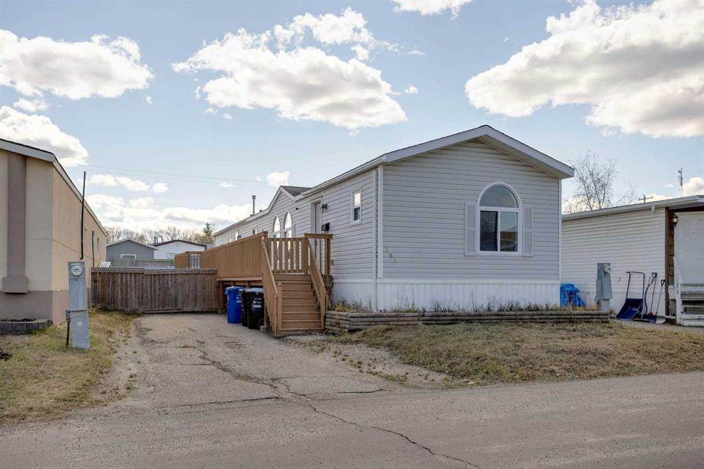 252 Grandview Crescent - Photo 1