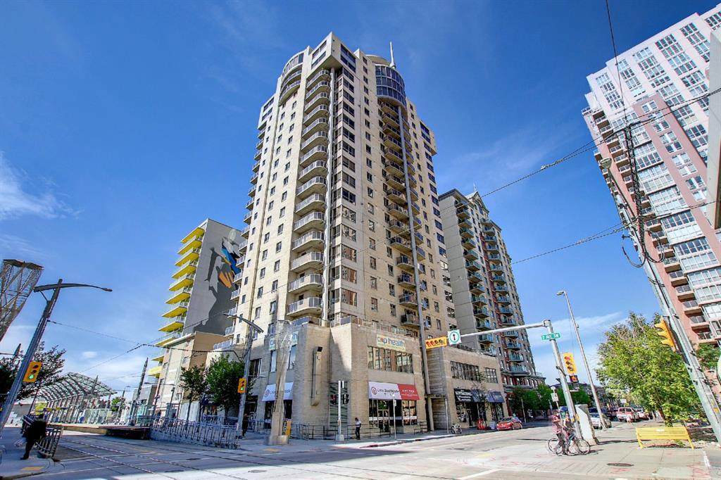 683 10 Street - Photo 1