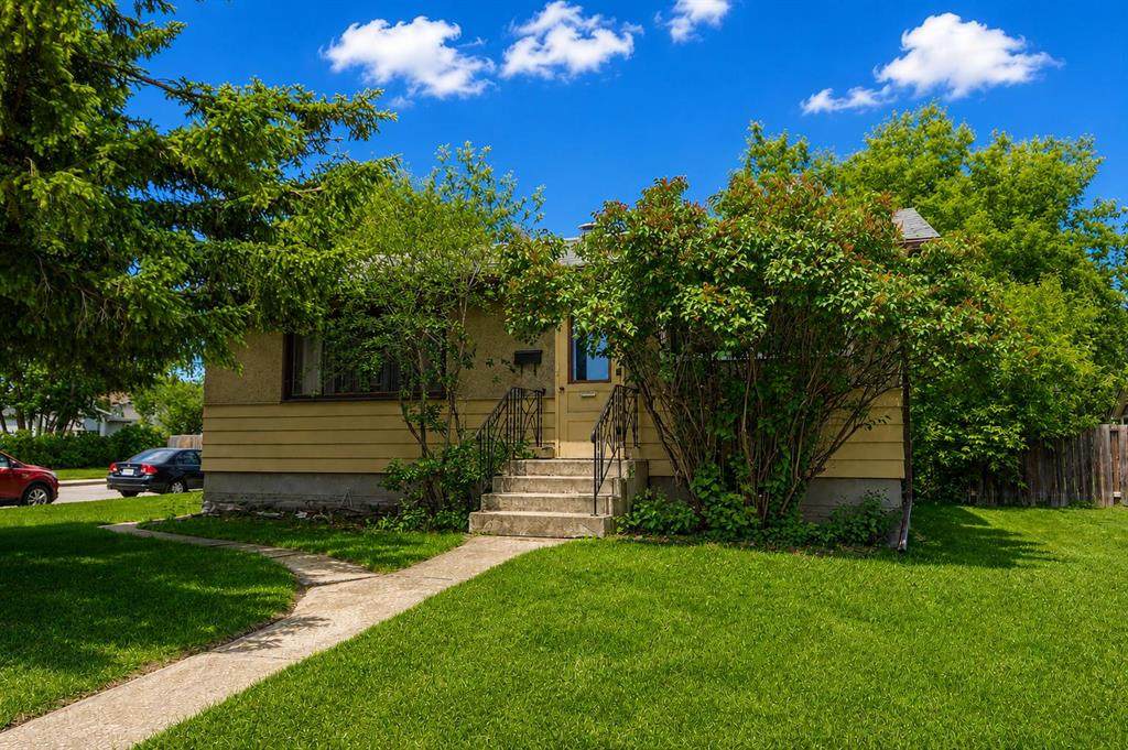 3502 51 Avenue - Photo 1