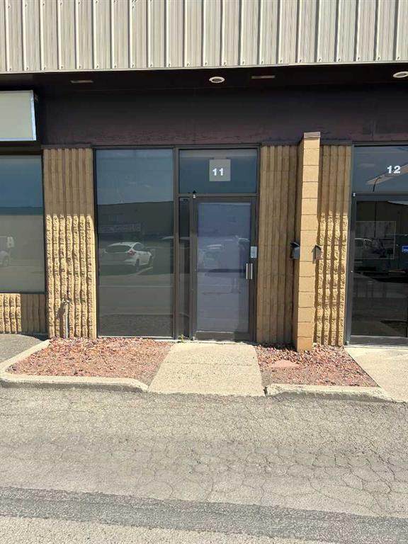 7875 48 Avenue - Photo 1
