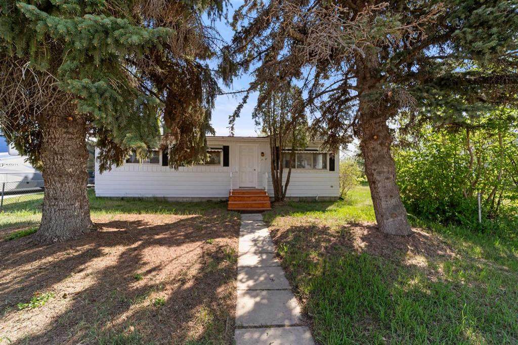 4911 54 Avenue - Photo 1