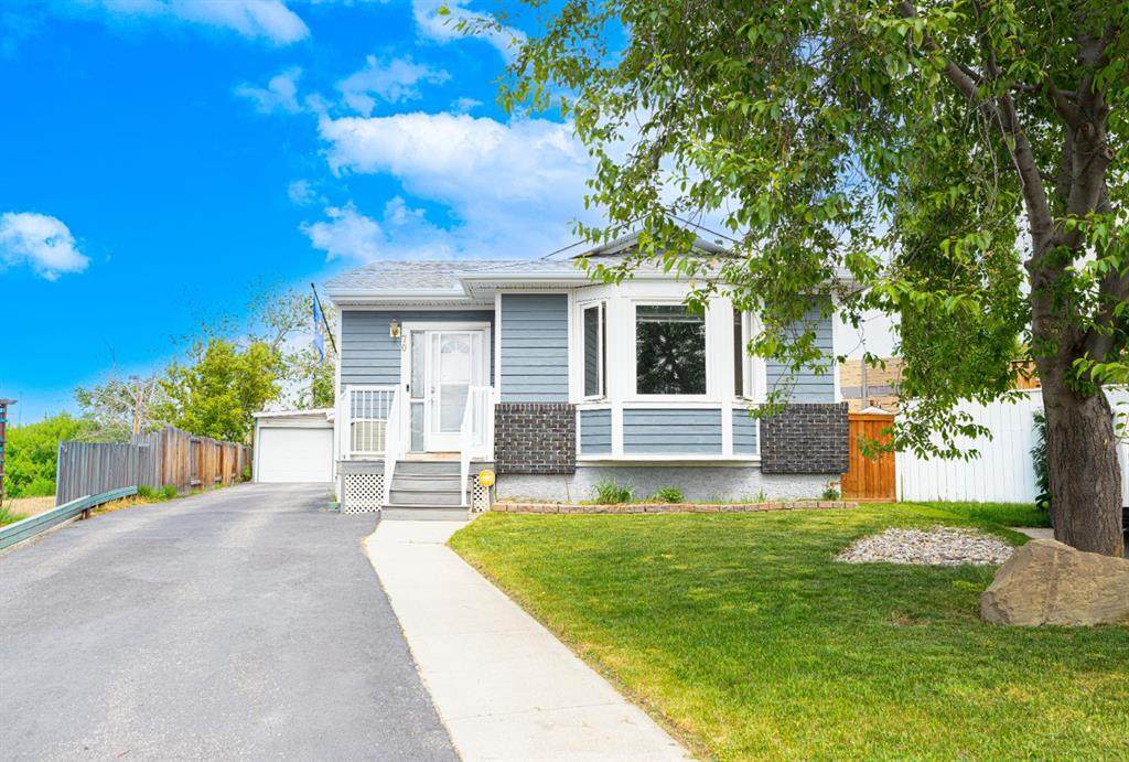 70 Elizabeth Way - Photo 1