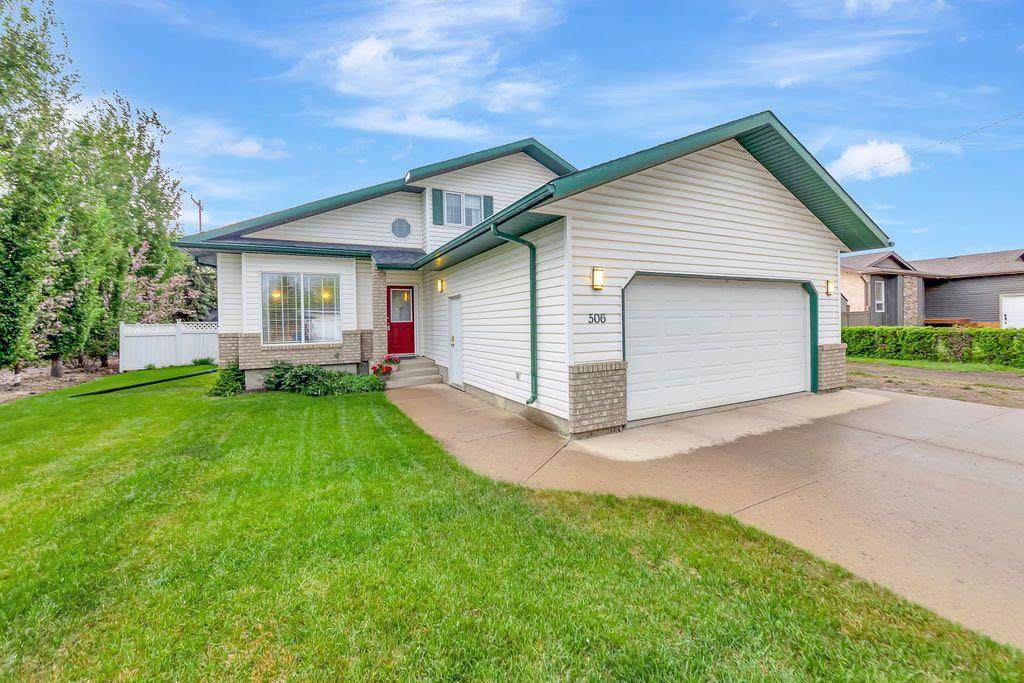 506 2nd Street E - Photo 1
