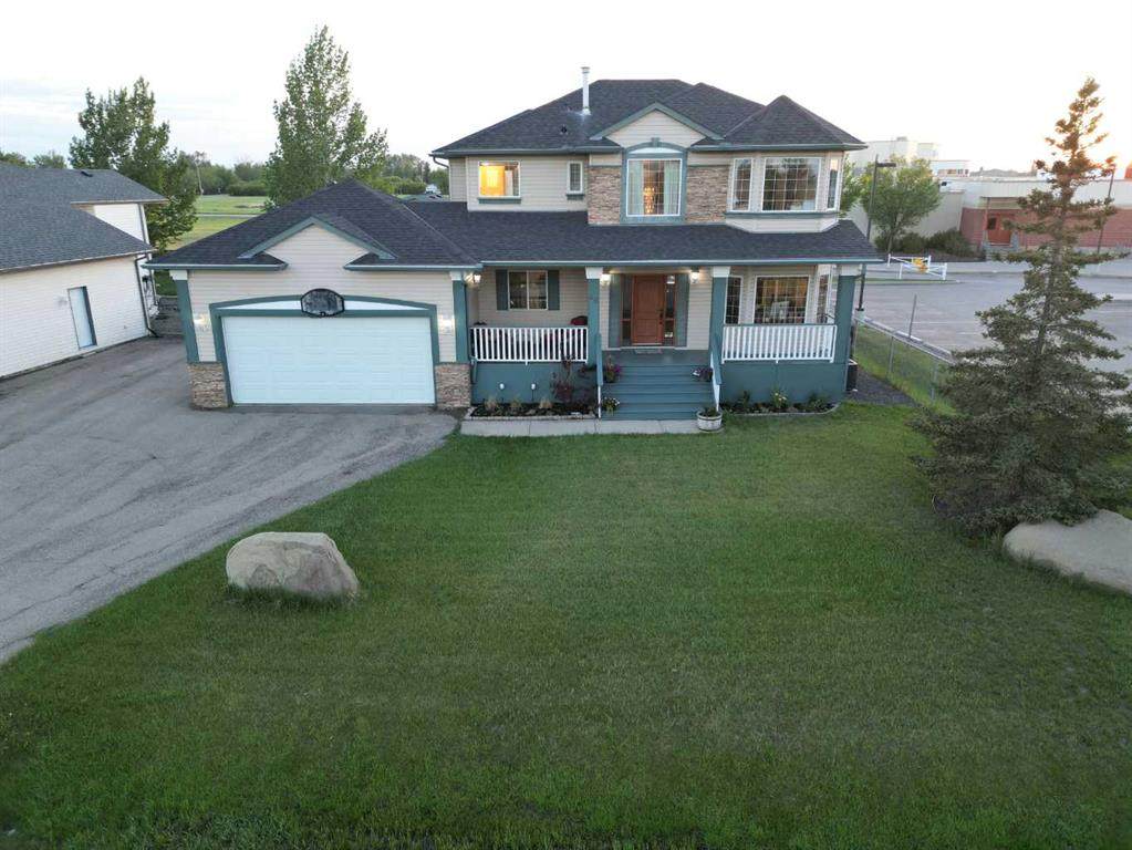 46 4 Street - Photo 1